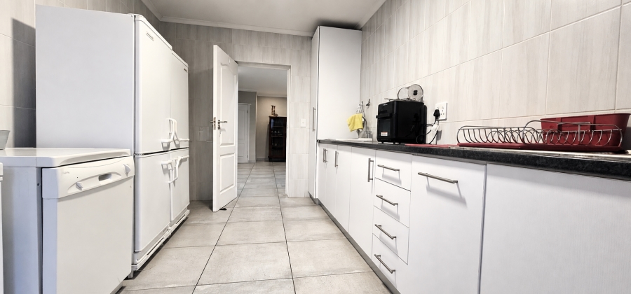 8 Bedroom Property for Sale in Myburgh Park Western Cape